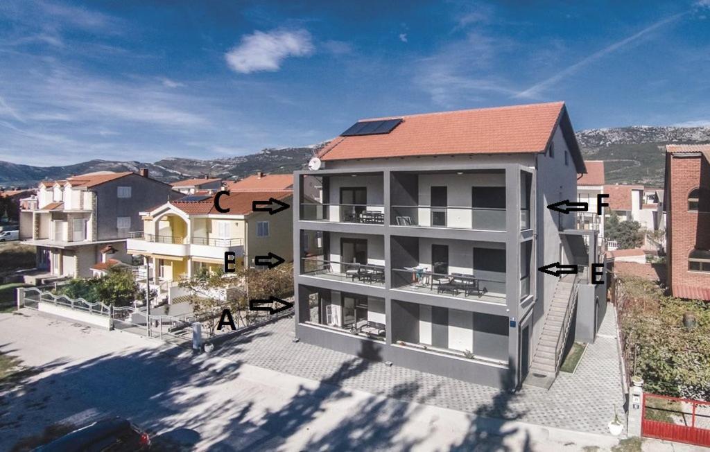 Apartmani U Kastelima Каштела Экстерьер фото