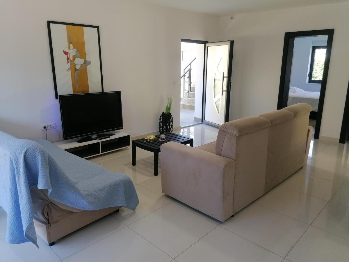 Apartmani U Kastelima Каштела Экстерьер фото