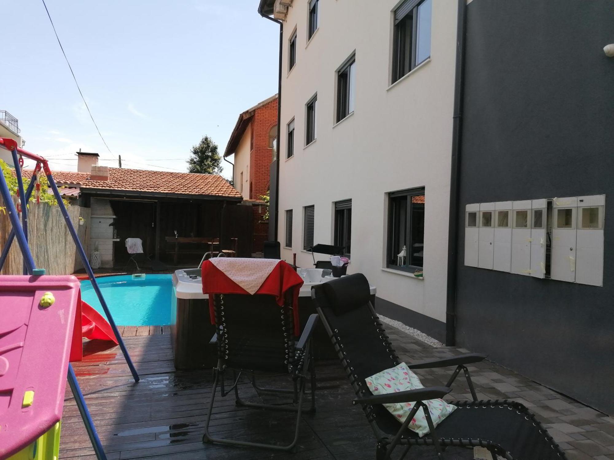 Apartmani U Kastelima Каштела Номер фото
